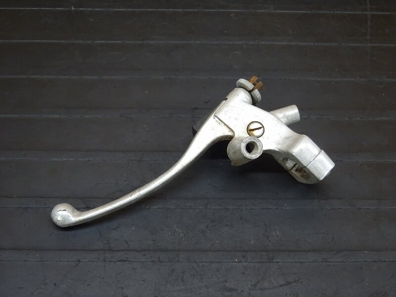 【251042】マグナ250(MC29-1009)◆ クラッチレバー クラッチレバーホルダー 【V-TWIN | 中古バイクパーツ通販・買取 ジャンクヤード鳥取 JunkYard