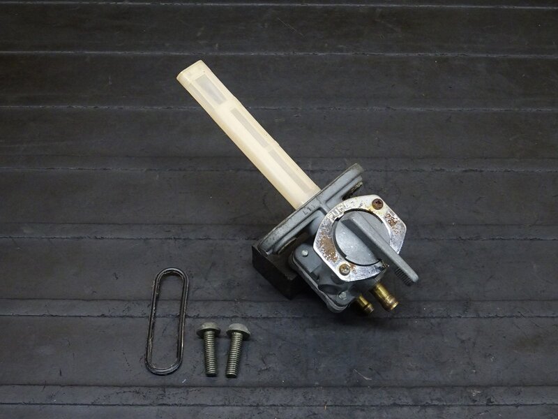【251102】SR400(RH01J-020)◆ 燃料コック(1) ガソリンコック フューエルコック 【イモビ付 | 中古バイクパーツ通販・買取　ジャンクヤード鳥取　JunkYard