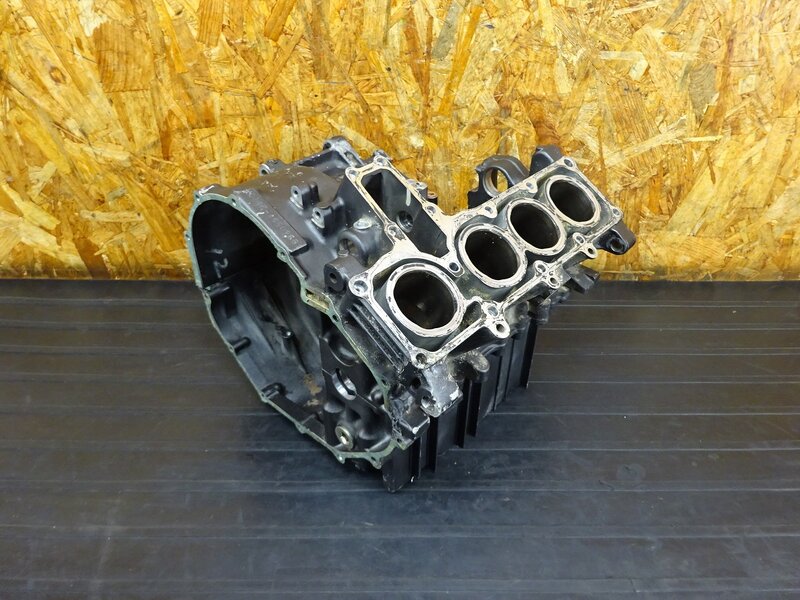 【251105】】ホーネット250(MC31)◇ クランクケース上下セット 補修跡/削れ/フィン欠け有 ※エンジンパーツ MC14E-1550986外し | 中古バイクパーツ通販・買取　ジャンクヤード鳥取　JunkYard