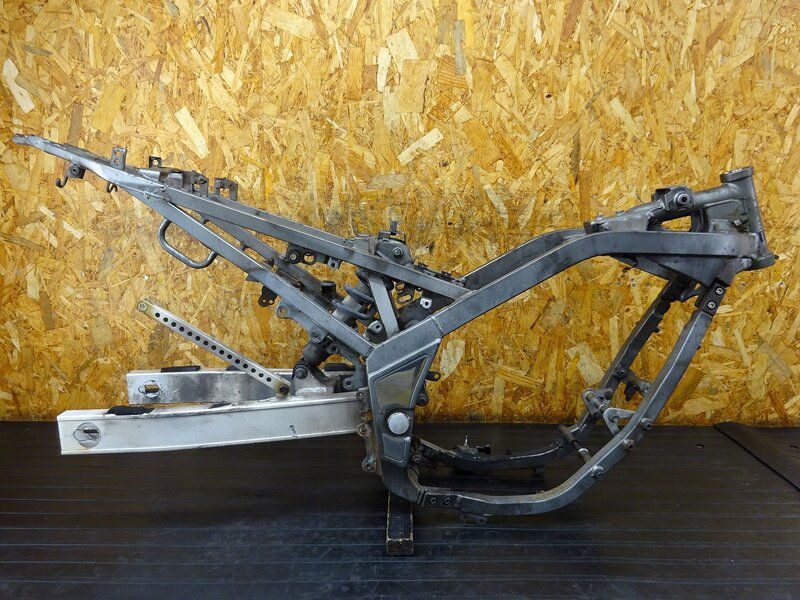 【251110】SRX400(3VN-086)◆ 書付中古フレーム メインフレーム スイングアーム リアサスペンション ストッパー補修有 ジャンク 【SRX600 | 中古バイクパーツ通販・買取　ジャンクヤード鳥取　JunkYard