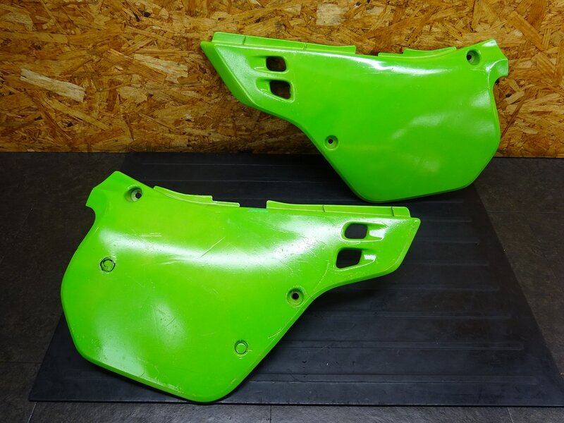 【251114】KDX125SR(DX125A-016)◆ サイドカバー左右セット サイドカウル 割れ/色塗り有 【検索：200 220 250 | 中古バイクパーツ通販・買取　ジャンクヤード鳥取　JunkYard