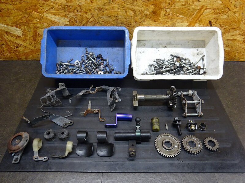 【251202】 CRM250R(MD24-1402)◆ ボルトセット エンジンボルト バランサー ウェイト ギア ギヤ ショートマルチバー ステー | 中古バイクパーツ通販・買取　ジャンクヤード鳥取　JunkYard