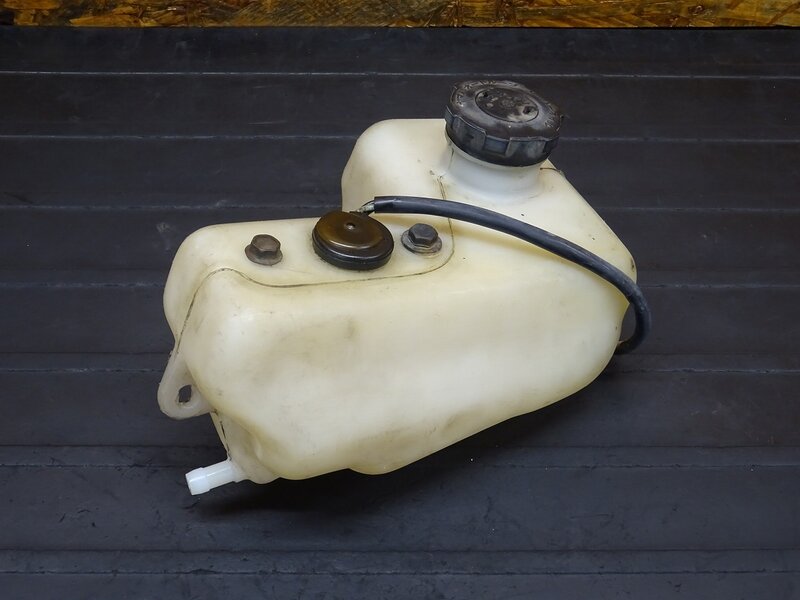 【260103】SDR200(2TV-000)◆ オイルタンク 2ストオイルタンク 2ST | 中古バイクパーツ通販・買取　ジャンクヤード鳥取　JunkYard