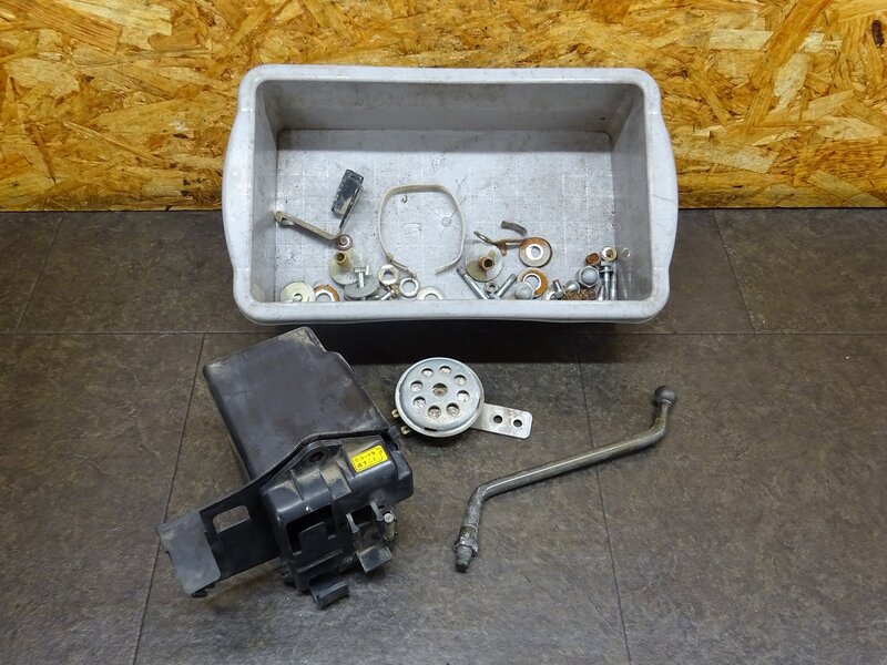 【260106】MD90(MD90-1924)◆ ボルトセット バッテリーケース/ボックス ホーン 【郵政カブ | 中古バイクパーツ通販・買取　ジャンクヤード鳥取　JunkYard