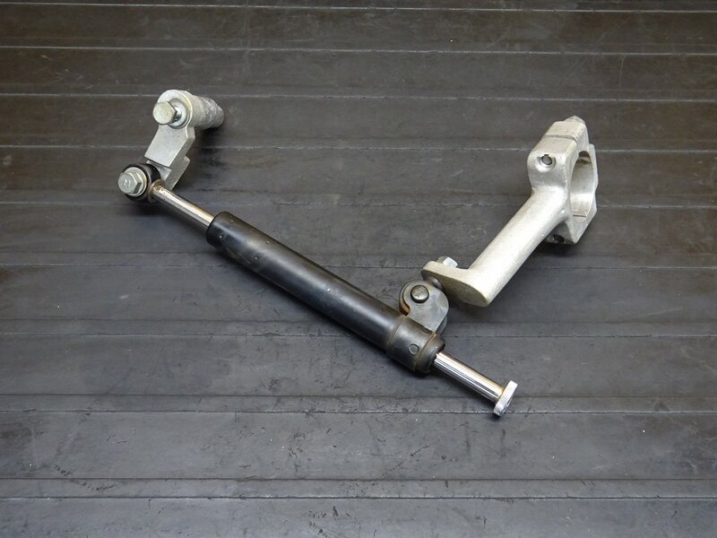 【260202】SR400(1JR-334)◆ ステアリングダンパー ステダン NHK 刻印06-D 【検:SR500 1JN 2J2 2H6 | 中古バイクパーツ通販・買取　ジャンクヤード鳥取　JunkYard