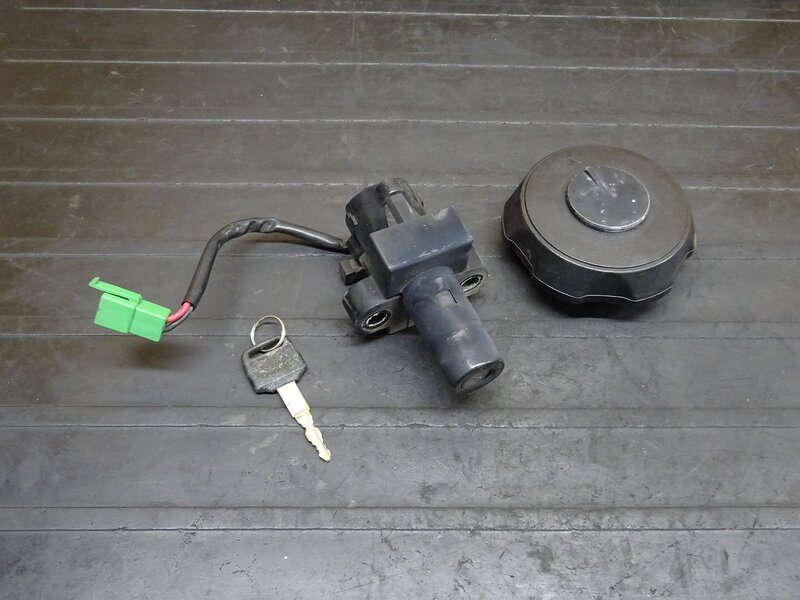 【260207】CRM250R(MD24-1405)◆ キーセット メインキー イグニッションキー タンクキャップ 純正共通キー | 中古バイクパーツ通販・買取　ジャンクヤード鳥取　JunkYard