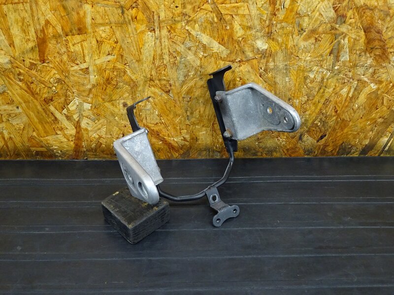 【260209】ZRX-Ⅱ(ZR400E-302)◇ ヘッドライトステー ウインカーステー 曲がり有 【ZRX-2 ZRX400 | 中古バイクパーツ通販・買取　ジャンクヤード鳥取　JunkYard