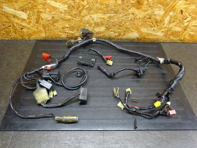 【260212】GB250クラブマン(MC10-170)◆ メインハーネス レギュレーター イグニッションコイル ヒューズボックス リレー 【5型 最終型 | 中古バイクパーツ通販・買取　ジャンクヤード鳥取　JunkYard