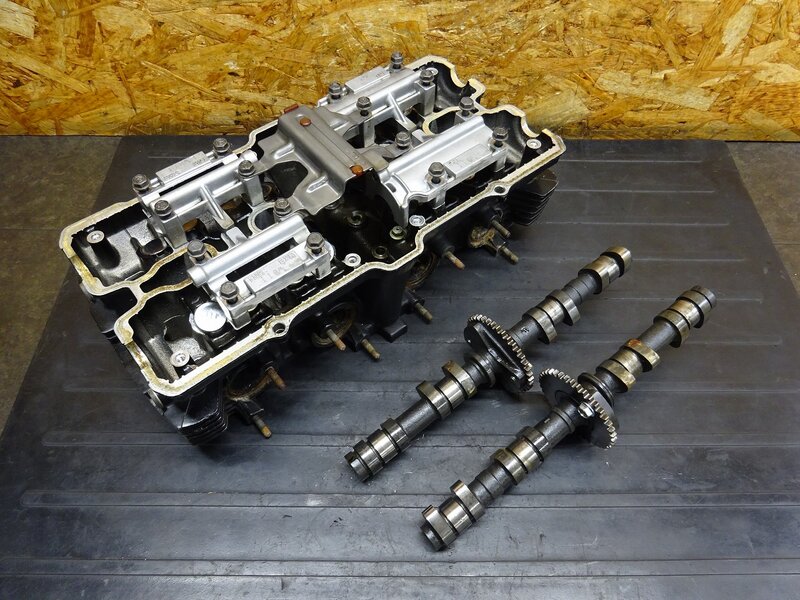 【260306】CB400SF Vtec2(NC39-1044)◆ シリンダー カムシャフト カムホルダー 錆有 ジャンク ※エンジンパーツ【SPEC2 スペック2 | 中古バイクパーツ通販・買取　ジャンクヤード鳥取　JunkYard