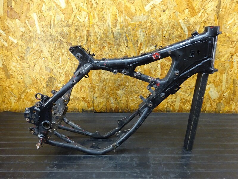 【260314】CRM250AR(MD32-1000)◆ 書付中古フレーム メインフレーム 錆/穴あき/色塗り有 【検索：CRM250R MD24 | 中古バイクパーツ通販・買取　ジャンクヤード鳥取　JunkYard