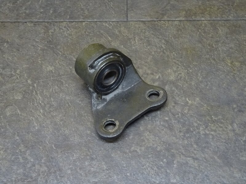 【250511】SR400 (1JR-335)● マフラーステー ※検索：SR500 1JN 2J2 2H6 | 中古バイクパーツ通販・買取　ジャンクヤード鳥取　JunkYard