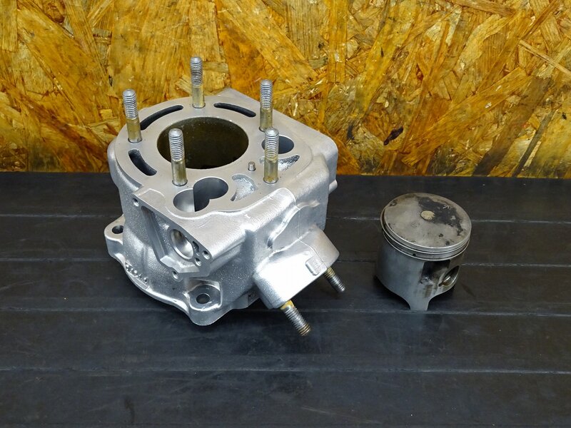 【250734】KDX125SR(DX125A-001)◇ シリンダー ピストン ※エンジンパーツ ※検索:200 220 250 | 中古バイクパーツ通販・買取　ジャンクヤード鳥取　JunkYard
