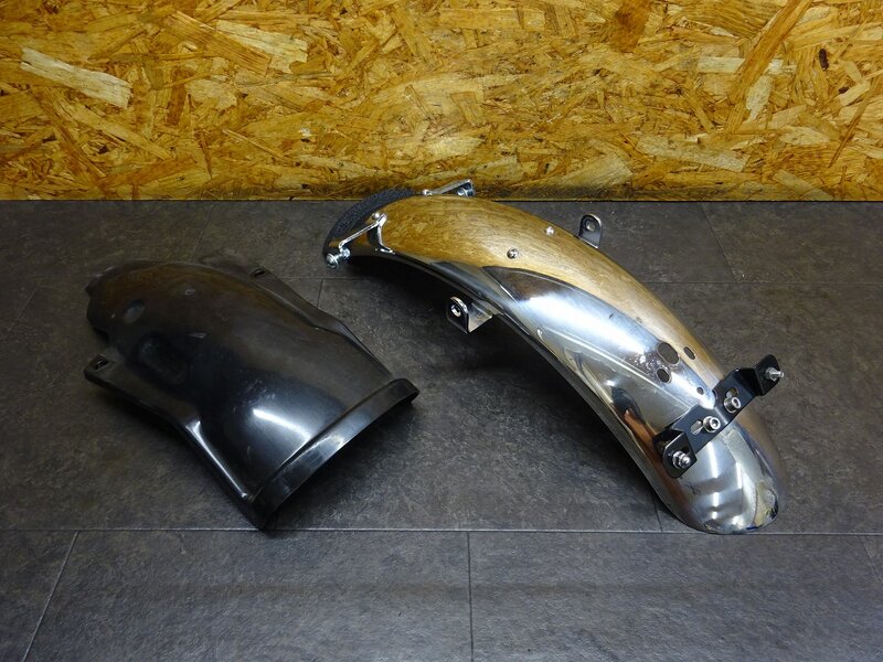 【250812】SR400(RH16J-005)◆ 社外ハーフリアフェンダー リアインナーフェンダー ショート デイトナ | 中古バイクパーツ通販・買取　ジャンクヤード鳥取　JunkYard
