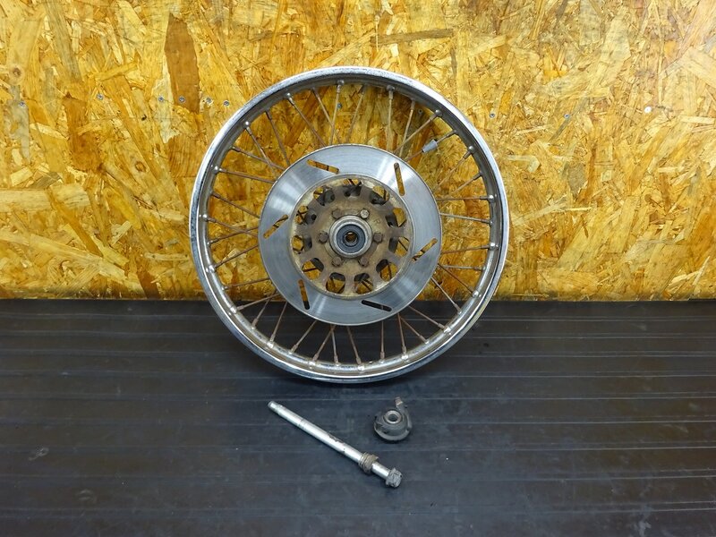 【251031】ビラーゴ250(3DM-050)◇ フロントホイール 18×1.60 ブレーキディスク 右側ディスク アクスルシャフト メーターギア 【XV250 | 中古バイクパーツ通販・買取　ジャンクヤード鳥取　JunkYard