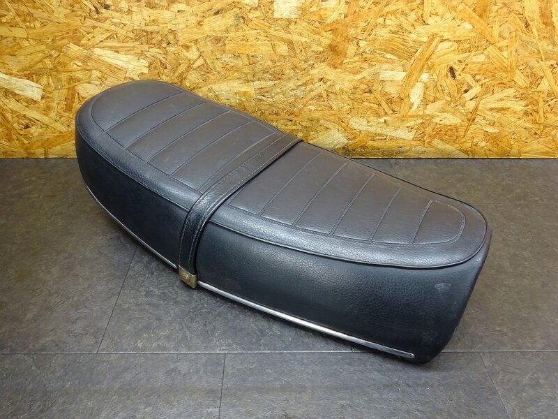 【251044】CB350(CB350-1069)◆ 純正シート タンデムベルト 破れ有 【検索:CB250 エクスポート セニア | 中古バイクパーツ通販・買取 ジャンクヤード鳥取 JunkYard