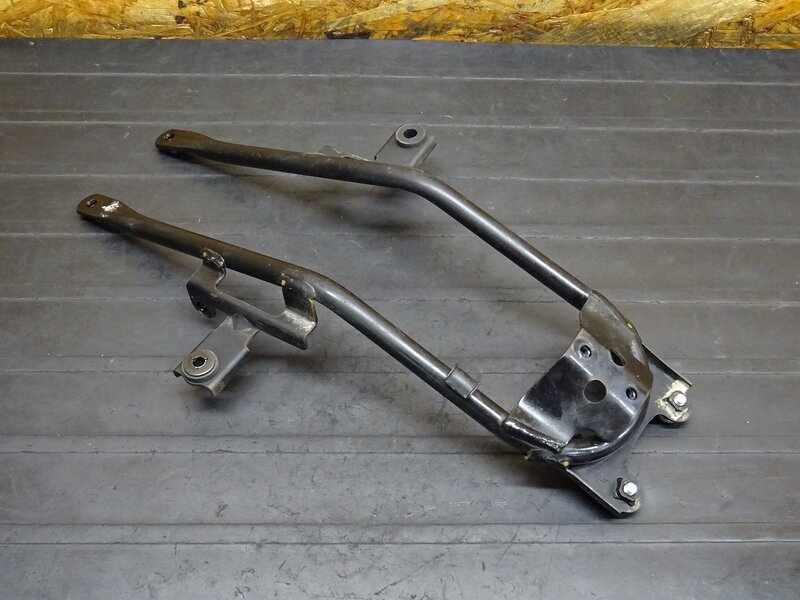 【251101】エイプ100(HC07-1301)◆ リアフェンダーステー 【エイプ50 XR100 | 中古バイクパーツ通販・買取　ジャンクヤード鳥取　JunkYard