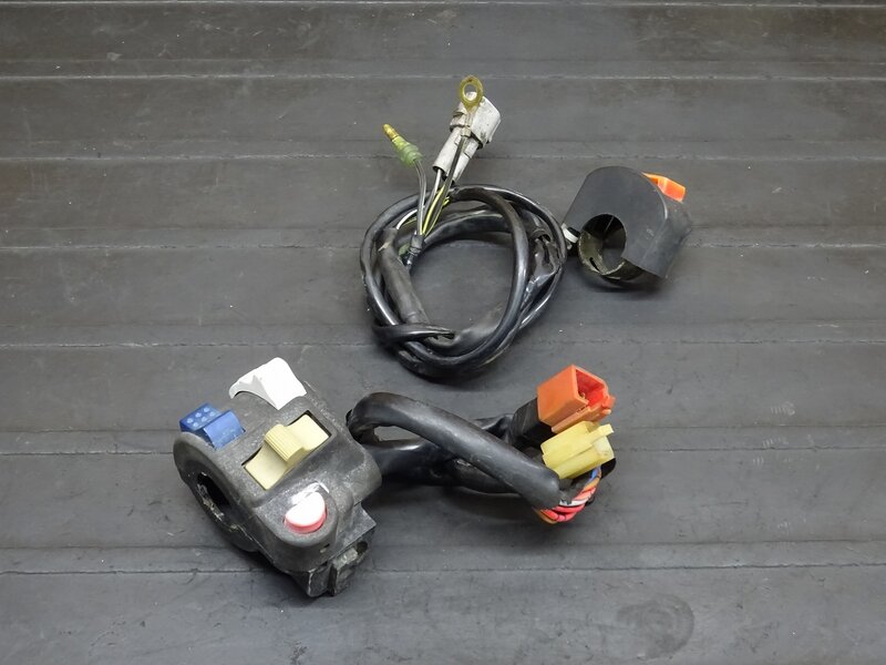 【251118】KDX200SR(DX200G-004)◆ ハンドルスイッチ左右セット スイッチボックス 配線加工/色褪せ/被覆破れ有 【検索:125 220 250 | 中古バイクパーツ通販・買取　ジャンクヤード鳥取　JunkYard