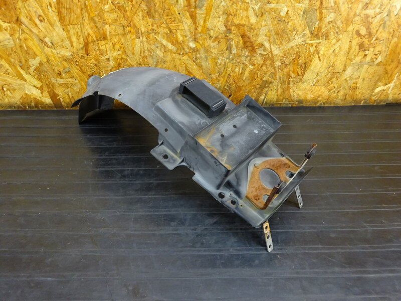 【251208】GSX400インパルス(GK79A-100)◇ リアインナーフェンダー 加工有 | 中古バイクパーツ通販・買取　ジャンクヤード鳥取　JunkYard
