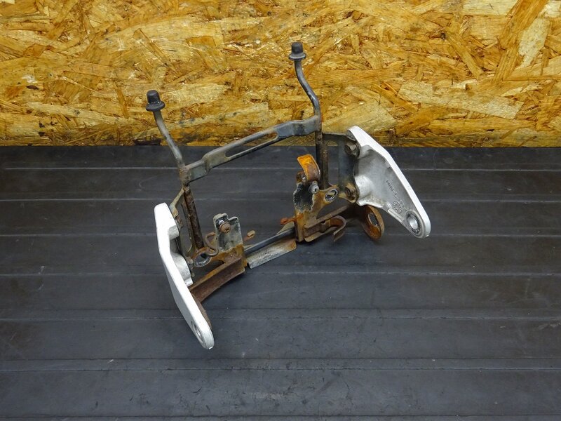 【251213】ブロス400(NC25-1100)◆ ヘッドライトステー ウインカーステー 曲がり有 【BROS ブロス650 | 中古バイクパーツ通販・買取　ジャンクヤード鳥取　JunkYard