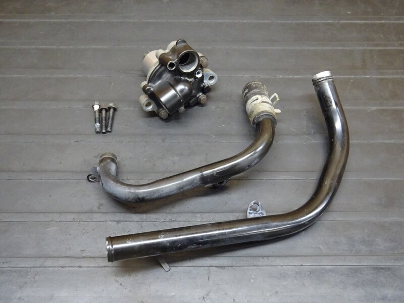 【251220】Ninja250(EX250L-019)◆ ウォーターポンプ ウォーターパイプ ライン ※エンジンパーツ【ABS付 | 中古バイクパーツ通販・買取　ジャンクヤード鳥取　JunkYard