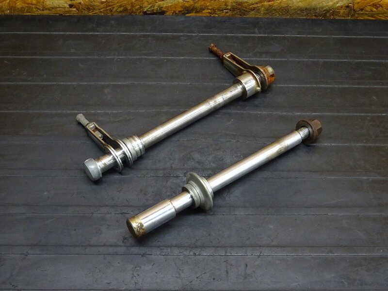 【260202】SR400(1JR-334)◆ アクスルシャフト前後セット フロント/リアアクスルシャフト チェーンアジャスター 【検:SR500 1JN 2J2 2H6 | 中古バイクパーツ通販・買取　ジャンクヤード鳥取　JunkYard