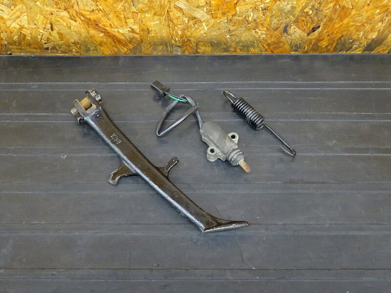 【260209】ZRX-Ⅱ(ZR400E-302)◇ サイドスタンド スタンドスイッチ スプリング 色塗り/削れ/錆有 【ZRX-2 ZRX400 | 中古バイクパーツ通販・買取　ジャンクヤード鳥取　JunkYard