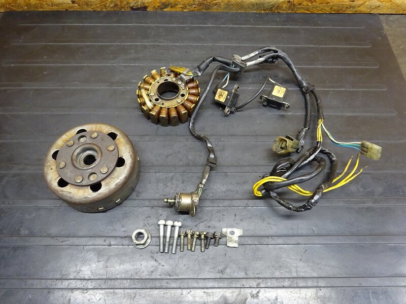 【260314】CRM250AR(MD32-1000)◆ ジェネレーター ピックアップコイル フライホイール 断線有 ※エンジンパーツ 【検索：CRM250R MD24 | 中古バイクパーツ通販・買取　ジャンクヤード鳥取　JunkYard