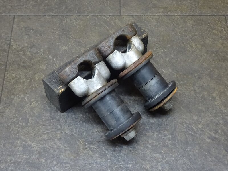 【250435】SR400(2H6-230)◆ ハンドルポスト左右セット ハンドルクランプ ブッシュ 【SR500 2J2 1JR | 中古バイクパーツ通販・買取　ジャンクヤード鳥取　JunkYard