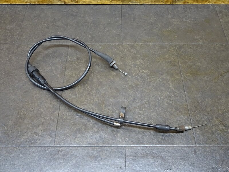 【250519】エルシノア125◆ アクセルワイヤー オイルポンプケーブル 割れ有 ジャンク ※エンジンパーツ【MT125E ELSINORE | 中古バイクパーツ通販・買取　ジャンクヤード鳥取　JunkYard