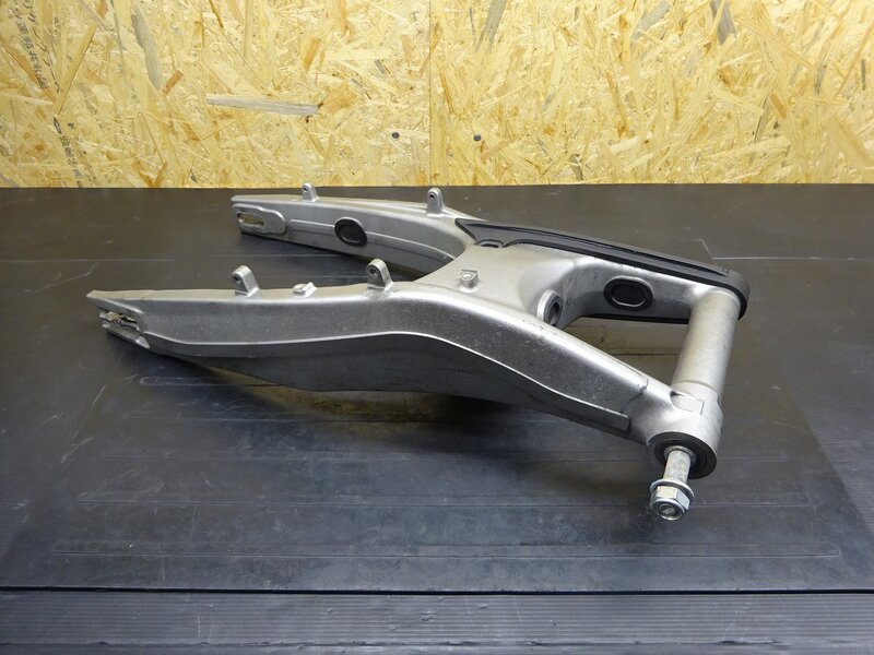 【250720】CBR250RR(MC51-1005)◆ スイングアーム ピボットシャフト | 中古バイクパーツ通販・買取　ジャンクヤード鳥取　JunkYard