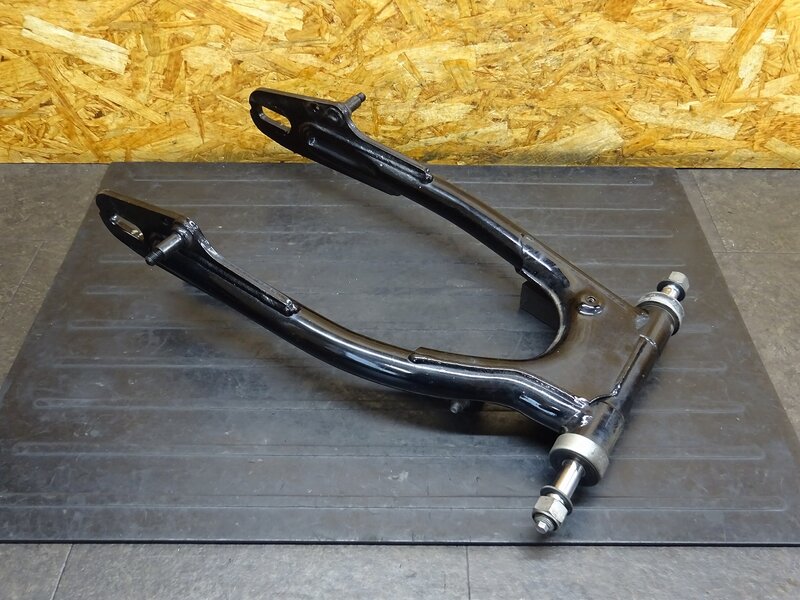 【250902】SR400(RH16J-011)◆ スイングアーム ピボットシャフト 【ファイナルエディション | 中古バイクパーツ通販・買取　ジャンクヤード鳥取　JunkYard