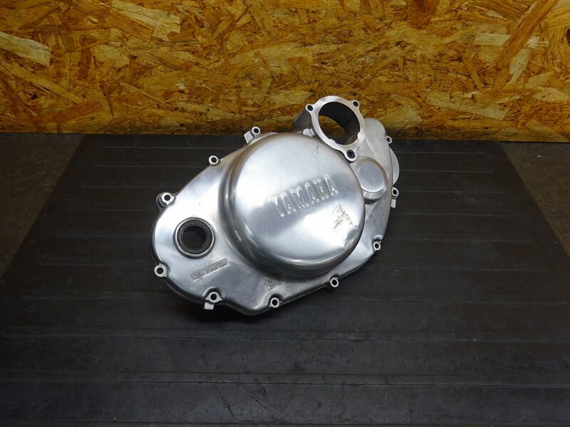 【250902】SR400(RH16J-011)◆ クラッチカバー エンジンカバー右 割れ有 ※エンジンパーツ【ファイナルエディション | 中古バイクパーツ通販・買取　ジャンクヤード鳥取　JunkYard
