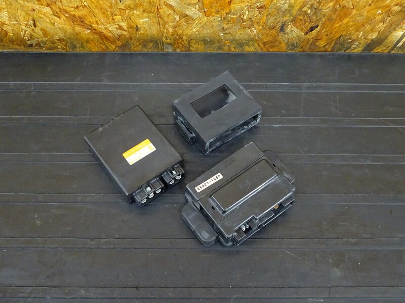【251001】ZXR250(ZX250C-012)◇ CDI イグナイター 21119-1384 ヒューズボックス ジャンクションボックス 動作OK!! | 中古バイクパーツ通販・買取　ジャンクヤード鳥取　JunkYard