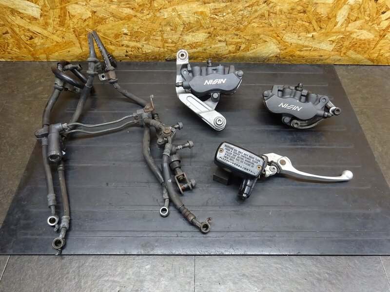 【251002】CBR1100XX◆ フロントブレーキセット ブレーキキャリパー左右 ブレーキマスターシリンダー 【ブラックバード SC35 Fi | 中古バイクパーツ通販・買取　ジャンクヤード鳥取　JunkYard