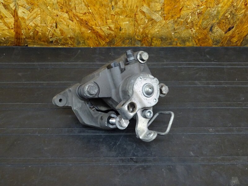 【251007】マジェスティ250(SG20J-020)◇ リアキャリパー ブレーキキャリパー 【’14 | 中古バイクパーツ通販・買取　ジャンクヤード鳥取　JunkYard