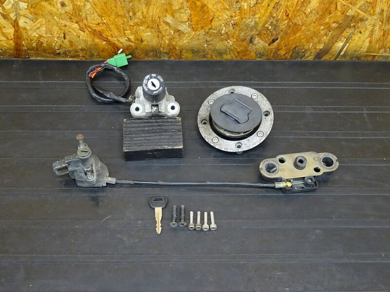 【251012】グース350(NK42A-101)◇ キーセット メインキー イグニッションキー タンクキャップ シートロック 【グース250 Goose | 中古バイクパーツ通販・買取　ジャンクヤード鳥取　JunkYard