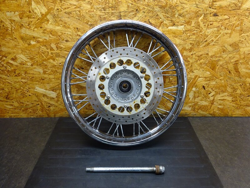 【251027】ドラッグスター400(4TR-087)◆ フロントホイール 19×2.50 アクスルシャフト 錆有 | 中古バイクパーツ通販・買取　ジャンクヤード鳥取　JunkYard