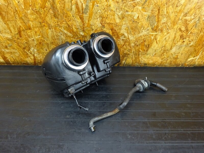 【251032】W650(EJ650A-031)◇ エアクリーナーボックス エアクリボックス エアクリ 【検索:W400 EJ400A | 中古バイクパーツ通販・買取　ジャンクヤード鳥取　JunkYard
