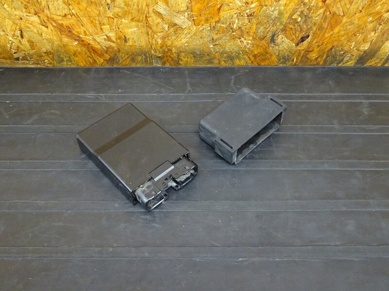 【251038】CBR250RR(MC22)◇ CDI イグナイター 始動確認後取り外し!! 汚れ有 | 中古バイクパーツ通販・買取 ジャンクヤード鳥取 JunkYard