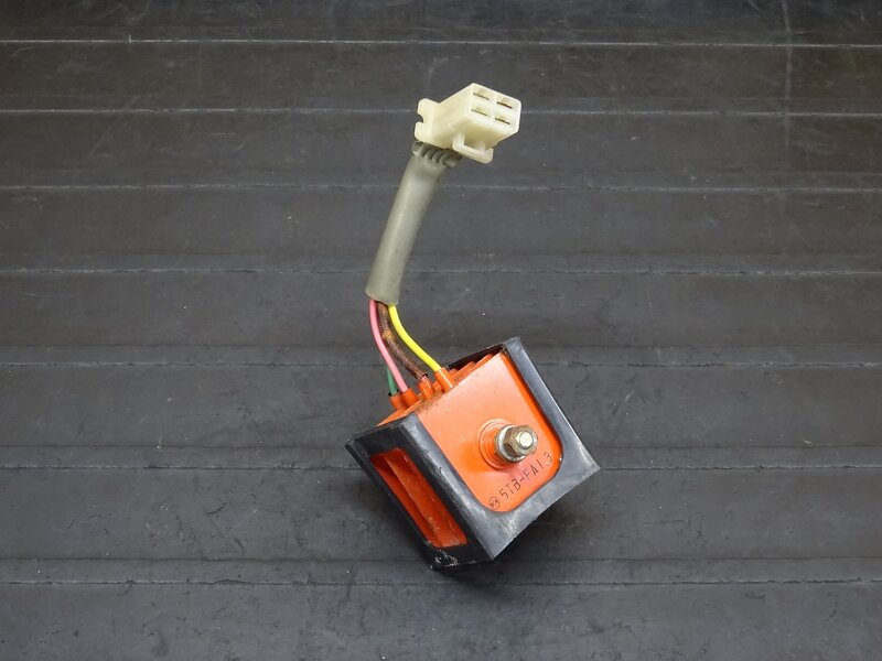 【251044】CB350(CB350-1069)◆ レクチファイア レクチファイヤ レギュレーター 整流器 【検索:CB250 エクスポート セニア | 中古バイクパーツ通販・買取 ジャンクヤード鳥取 JunkYard