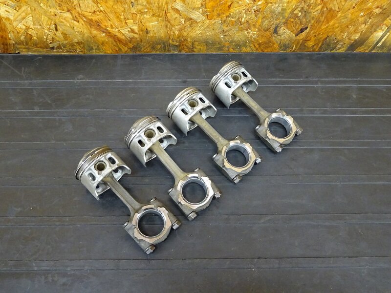 【251105】】ホーネット250(MC31)◇ ピストン コンロッド ※エンジンパーツ MC14E-1550986外し | 中古バイクパーツ通販・買取　ジャンクヤード鳥取　JunkYard