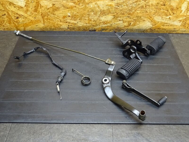 【251101】エイプ100(HC07-1301)◆ ステップセット メインステップ ブレーキペダル/ロッド シフトペダル 劣化有 【エイプ50 XR100 | 中古バイクパーツ通販・買取　ジャンクヤード鳥取　JunkYard