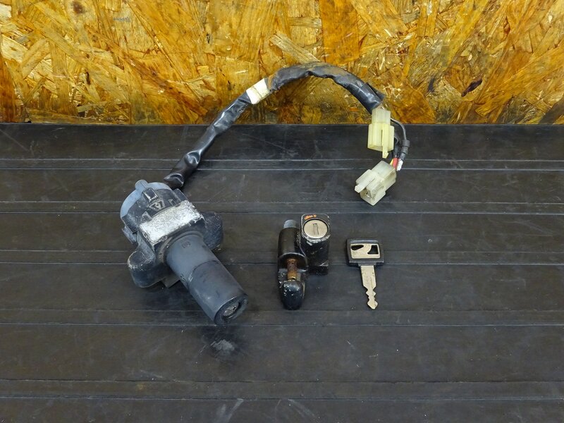 【251109】GB250クラブマン(MC10-1105)◇ メインキー イグニッションキー ヘルメットホルダー 純正共通キー1本 【2型 | 中古バイクパーツ通販・買取　ジャンクヤード鳥取　JunkYard