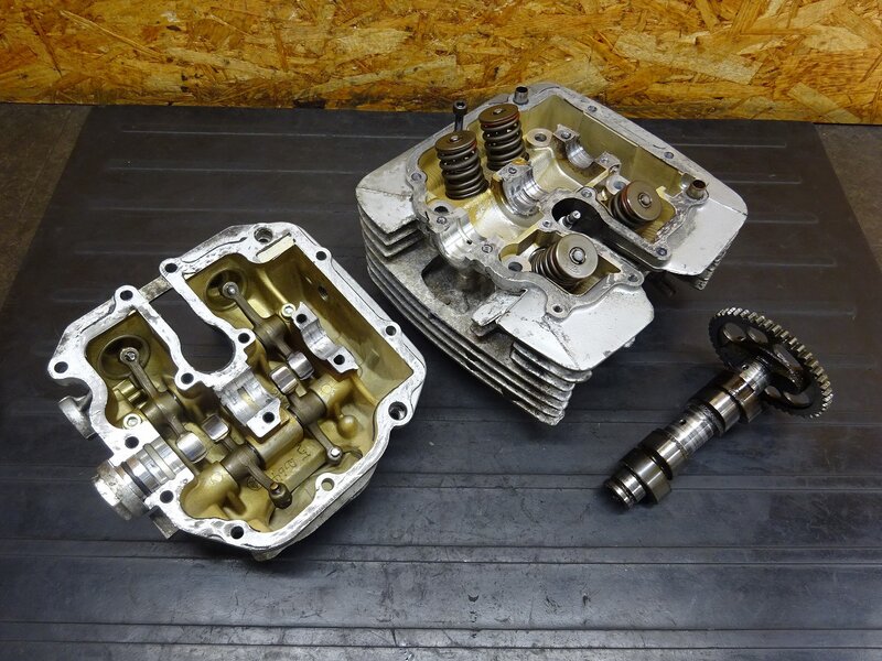 【251110】SRX400(3VN-086)◆ シリンダーヘッドセット シリンダーヘッドカバー カムシャフト 削れ大 ジャンク！ ※エンジンパーツ 【SRX600 | 中古バイクパーツ通販・買取　ジャンクヤード鳥取　JunkYard