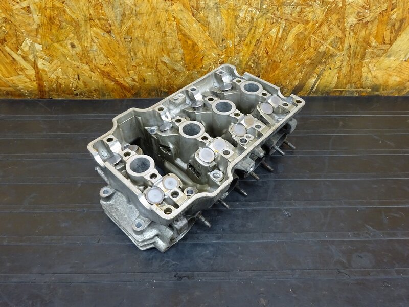 【251111】CBR250RR(MC22-1006)◇ シリンダーヘッド 穴あき有 ジャンク!! ※エンジンパーツ【規制前 MC14E | 中古バイクパーツ通販・買取　ジャンクヤード鳥取　JunkYard