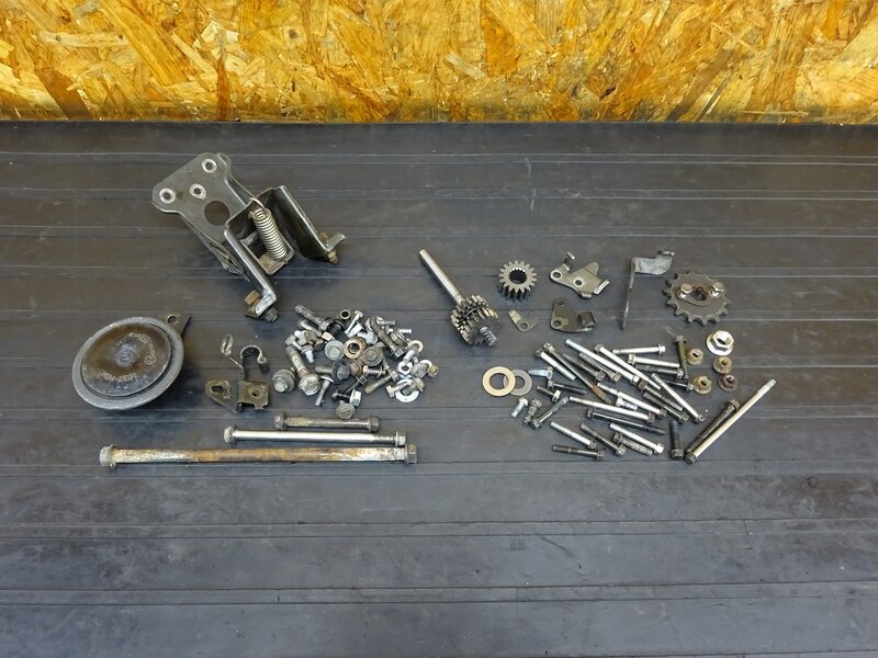 【251113】NS-1(AC12-1201)◇ ボルトセット エンジンハンガー ホーン メットインボックスステー エンジンボルト ギア | 中古バイクパーツ通販・買取　ジャンクヤード鳥取　JunkYard