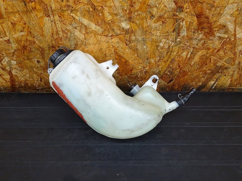 【251113】NS-1(AC12-1201)◇ オイルタンク 2ストオイルタンク 2ST 補修跡/破損有 | 中古バイクパーツ通販・買取　ジャンクヤード鳥取　JunkYard