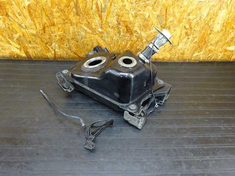 【251117】ジェンマ250(CJ47A-101)◇ 燃料タンク ガソリンタンク フューエルタンク | 中古バイクパーツ通販・買取　ジャンクヤード鳥取　JunkYard