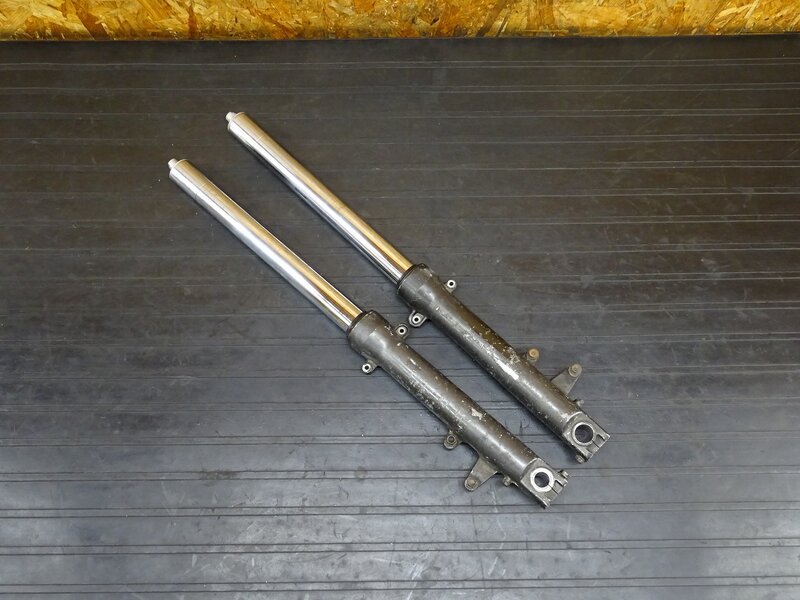 【251122】NSR250R(MC21)◇ フロントフォーク インナーチューブ ボトムケース 減衰調整付き 錆/削れ/オイル漏れ有 【検索:MC18 MC28 SE SP | 中古バイクパーツ通販・買取　ジャンクヤード鳥取　JunkYard