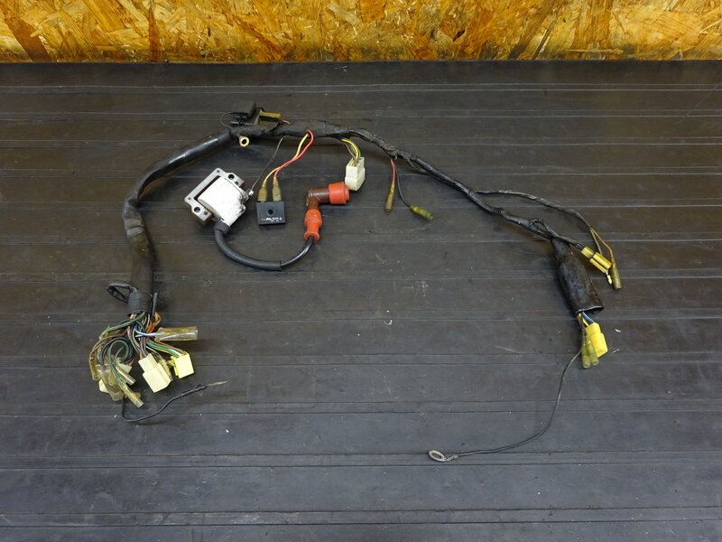 【251229】GT80(3M8-000)◇ メインハーネス イグニッションコイル(割れ有) リレー 【検:GT50 374 ミニトレ モノサス | 中古バイクパーツ通販・買取　ジャンクヤード鳥取　JunkYard
